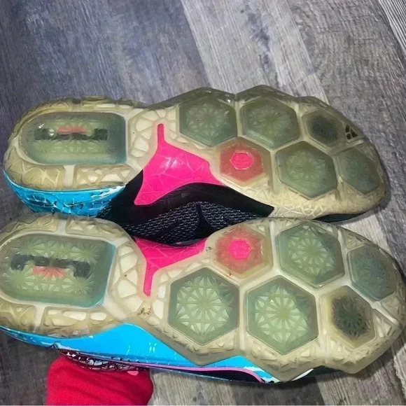 LEBRON XLL size 11 - Picture 14 of 15